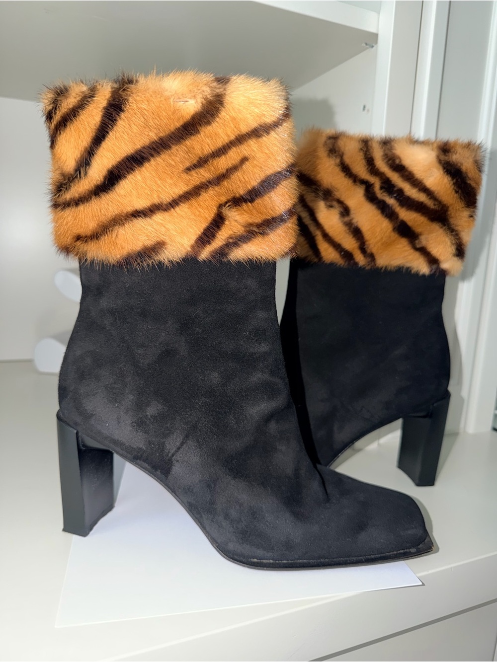 Vintage Y2K STUART WEITZMAN Black Leather Fur Cuff Heeled Square Toe Boots SZ 9